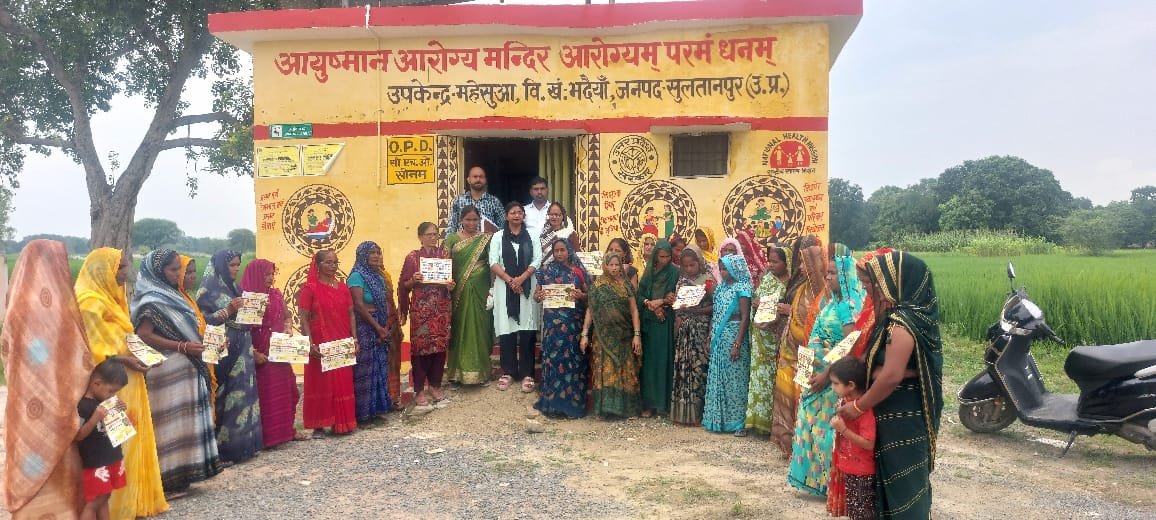 Prerna_UPSRLM's tweet photo. FNHW कार्यक्रम के अंतर्गत जनपद सुल्तानपुर में स्वास्थ्य सखी ने स्वास्थ्य विभाग के साथ समन्वय कर स्वास्थ्य कैंप का आयोजन कराया। कैंप में समूह की महिलाओं एवं उनके परिवार के सदस्यों की *हीमोग्लोबिन/एनीमिया की जांच* कराई गई।
#FNHW #SwasthSakhi #UPSRLM #DAYNRLM #Anemia #HealthCamp https://t.co/QSokOU6IvH