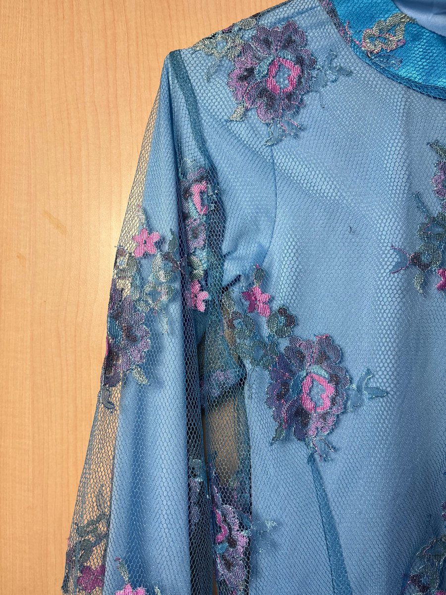 annisdanimin's tweet photo. WTS / WANT TO SELL

Preloved fitted kebaya brukat biru + inner

📌 IDR 150k

Available oren, gratis ongkir✨
- excl admin (disarankan splitpay biar murah)

#prelovedbyannisdanimin https://t.co/JX2e8aoquX