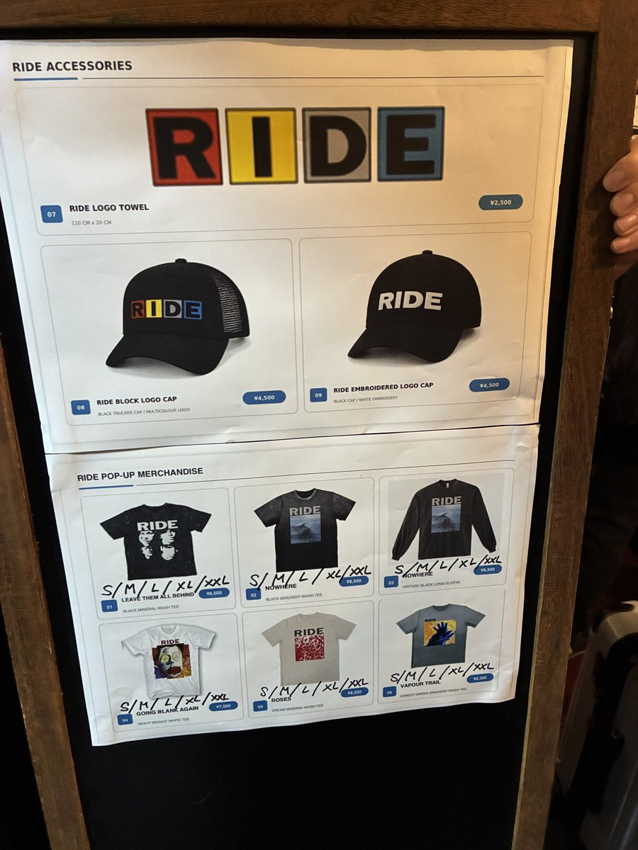 ken8823Jazz's tweet photo. RIDEのポップアップ行って来ました。
オープン1時間前から並んで欲しかったTシャツ購入出来ました✨（高かった😱）
サイン会の整理番号順のリス���バンドをつけられたが、アンディは来るかどうかもわからないとの事で、新幹線の予約もあったので帰路につきました。（結局誰も来なかったよう💦） https://t.co/leYA5uFqqe