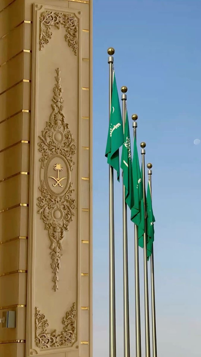 alhodefe3131's tweet photo. 96 عامًا من الوحدة والمجد والإنجاز، 96 عامًا والوطن يمضي بثبات نحو القمة، يحمل في تاريخه أمجادًا نفتخر بها، وفي حاضره إنجازاتٍ نفخر بكوننا جزءًا منها.
كل عام ووطني السعودية شامخٌ بعزّه، عظيمٌ بأبنائه، مزدهرٌ بمستقبله، وكل عام وحب الوطن في قلوبنا 🤍 https://t.co/VLaaKOnF0D