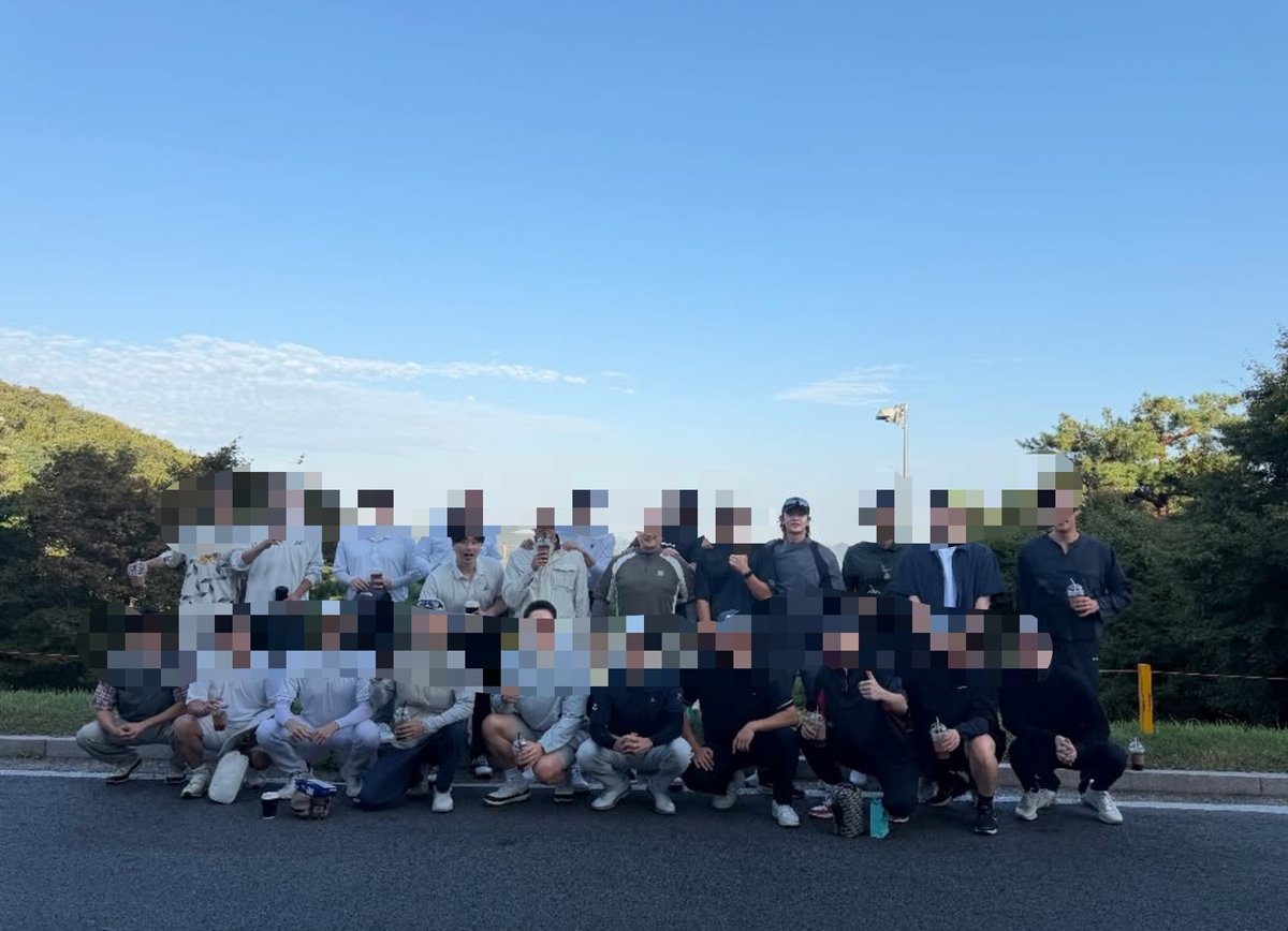 Zolshinee2min_5's tweet photo. 260923 Minho ⛳️
#Minho #민호  #샤이니 #SHINee https://t.co/XPFoY80UXY