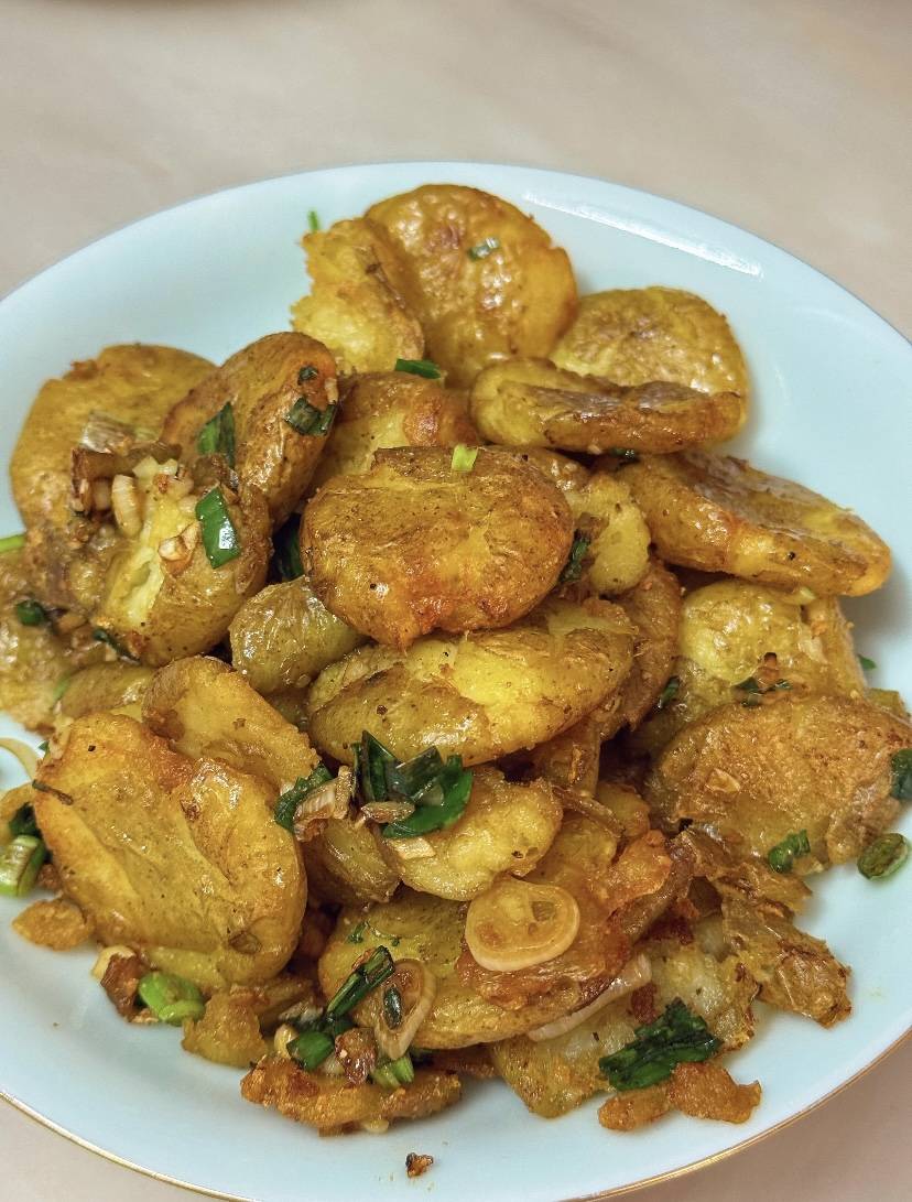 KlaraGirdler's tweet photo. Hoy hice tortilla de patatas casera, tierna por dentro y dorada por fuera. Sabor tradicional en cada bocado!， https://t.co/Kdp7m3tsbt