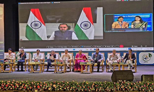 PIBAYUSH's tweet photo. 11th #AyurvedaDay celebrated across India and the world, with the grand national celebration held in Nagpur.

On #AyurvedaDay, Union Minister @mpprataprao called for making healthy lifestyles and preventive healthcare a people’s movement.

Read More🔗: https://t.co/SpVU2towDx https://t.co/mTxvsKHuPj