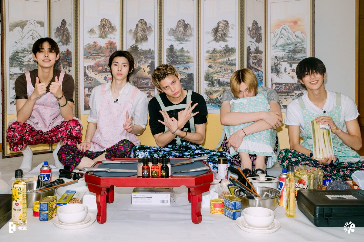 cortis_bighit's tweet photo. CORTIS Chuseok Cooking Photo Sketch
(https://t.co/3cfhwNQwGa)

#CORTIS #코르티스 https://t.co/oFH8GvBVqH