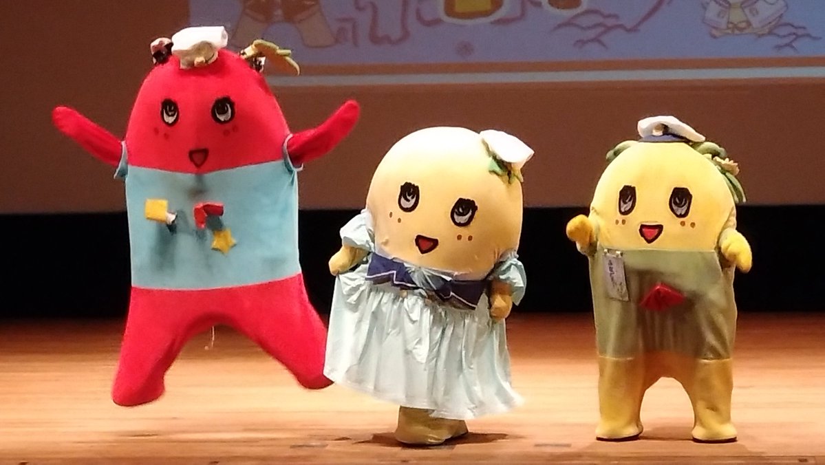 saya_moon's tweet photo. 昨日のナシスカイベント、楽しかったですね〜チケットにタオルが付いてたのも初めてで、みんなで広げて最後の写真撮れたのもよかった！

優雅なカーテシーふなちゃんも
なんて可愛いのでしょう😍

会場広くて練り歩き大変だったよね
でも無理しないでね🌱 https://t.co/vHkqgRJNzP