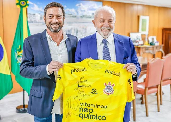 BrasileiroGrau's tweet photo. @RodrygoEsley @GugaNoblat Afundado em crise, 3 transfer bans, 3Bilhoes em dívidas, crise política e institucional dentro e fora de campo.
Mas quem será que presidiu o Corinthians nos últimos anos?
Se vc disse a turminha da esquerda, vc acertou👏👏 https://t.co/Fu1nClfPbn