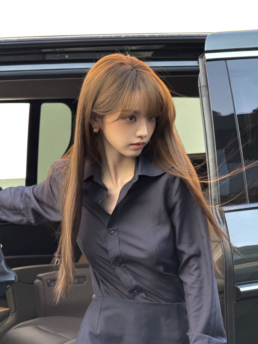 lrdscent's tweet photo. ??? 인형이 아니라고? 믿을 수 없음 https://t.co/RJhcN0C2XT