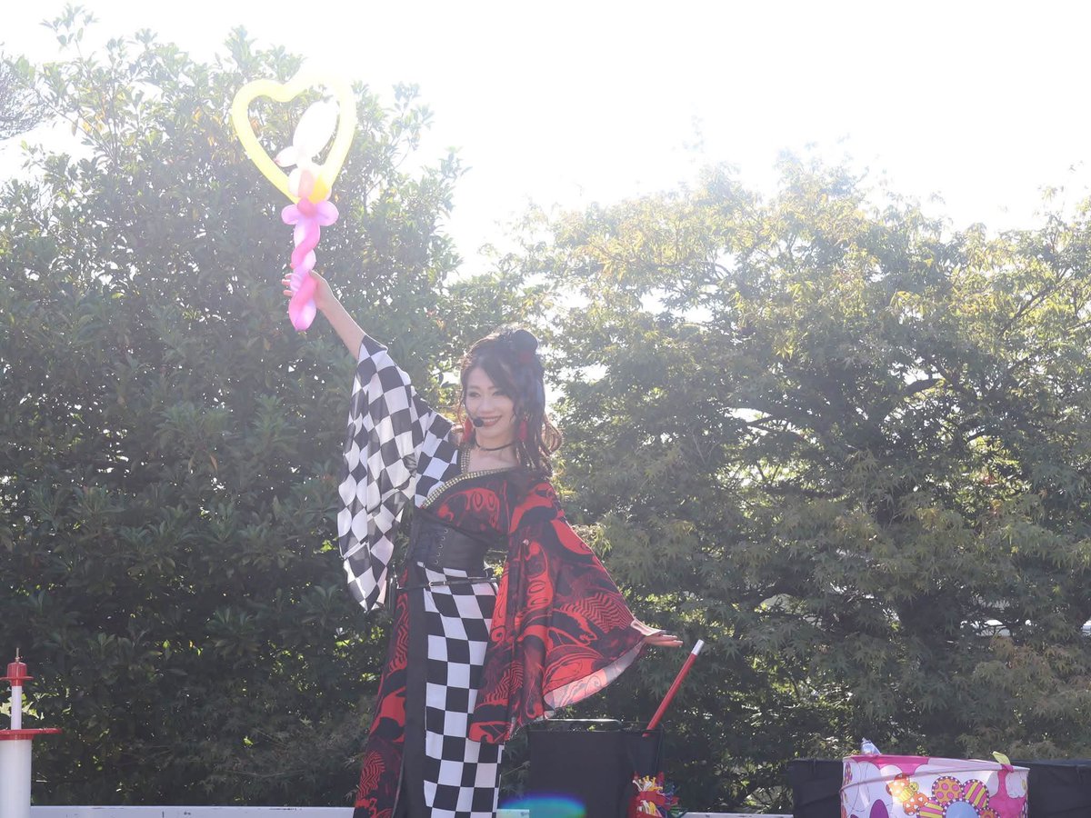 rena_magic's tweet photo. マジシャンRENAです。

今日は
福井県にきてます😊
地域様の秋まつり2会場で出演です✨

#マジシャンRENA https://t.co/LQsZ0YKyEF
