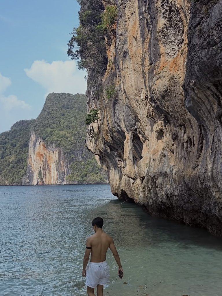n0tfoundxp's tweet photo. ภาพถ่ายและวิดีโอพิสูจน์ว่าเม็กกาโลดอนยังมีชีวิตอยู่ https://t.co/A0kKNw87CU