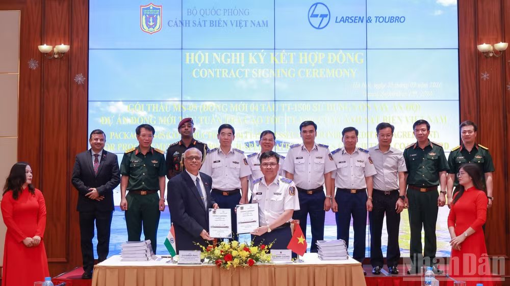 Nkahhtqs's tweet photo. New TT-1500 vessels for VCG.
On September 23rd, in Hanoi, the Vietnam Coast Guard held a contract signing ceremony for package MS-05 of the TT-1500 high-speed patrol vessel construction project, using preferential loan capital from the Indian Government.
#Nka https://t.co/RKLM4on9pz