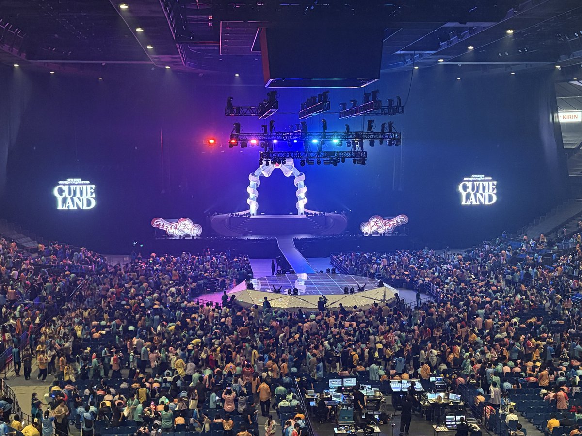0120no1111's tweet photo. かなり演出が神でした https://t.co/Y0FWMxBvhP