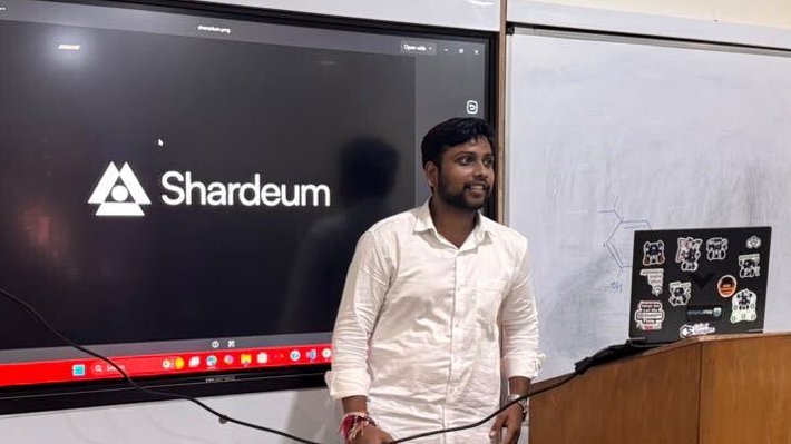letsbuildweb3's tweet photo. Good vibes, great conversations, and plenty of onchain curiosity. 💙

K.R. Mangalam University, you were amazing! 🫶

Another stop done. Another community getting onchain. ⛓️
 
#POCIndiaOnChainTour https://t.co/7bzuFxcwMB