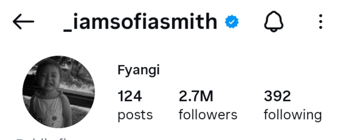 Alikmbgs's tweet photo. The name everyone keeps mentioning is now at 2.7M followers deserve na deserve 🤍✨
#FyangSmith | @imsofiasmith https://t.co/azq2RBl1DK