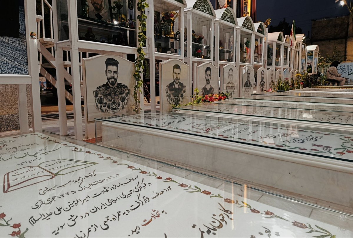 Rogiisd__86's tweet photo. به احترام خاطره‌ای که ماندگار شد.
#مهر_مقاومت #حماسه_ماندگار
#دفاع_مقدس
#برای_ایران 
#ایران_قوی https://t.co/HFWBSag8kJ