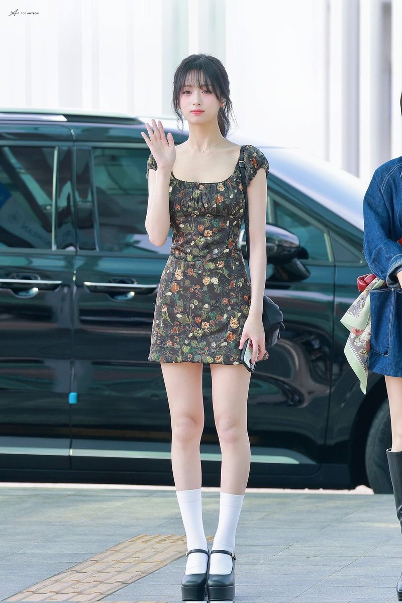 ah24eva's tweet photo. アヒョンちゃんがお洋服可愛いねって言ってくれたんだけどコレ実はあなたも持ってます！！！
お揃いだよって言ったらええほんとぉ？って可愛すぎる https://t.co/Fa5FNaiAwj