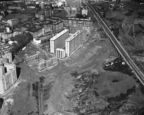 bibarra73's tweet photo. Lugar dónde actualmente se encuentra el Polideportivo de Txurdinaga, entre Santutxu y Bolueta.

Fondo FOAT, CC BY 4.0/Archivo histórico de Euskadi https://t.co/DSzpSXmHTh