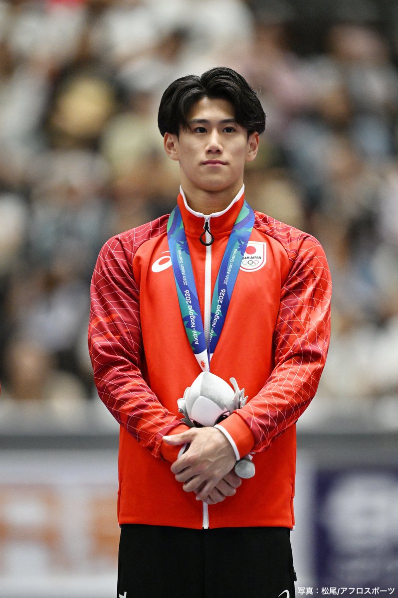 nissay_official's tweet photo. ／
🏆 体操・男子団体銀メダルおめでとう！
＼

体操・ #橋本大輝 選手が本日行われた #第20回アジア競技大会（2026／愛知・名古屋）男子団体決勝に出場し、銀メダルを獲得しました🥈🇯🇵

日本は1種目目の「ゆか」でリードを奪うと、チーム一丸となって演技をつなぎ、最後まで中国と接戦を繰り広げました！！！

橋本選手は全6種目に出場。
最終種目の「鉄棒」では、15.233点の高得点をマーク！
チームの得点を大きく後押しする美しい演技を披露しました🤸‍♂️✨

明日は、種目別決勝です。
橋本選手は「あん馬」に出場予定ですので、
引き続きの応援をよろしくお願いします📣

🗓️大会スケジュール
9/24(木) 種目別 決勝／表彰式（ゆか・あん馬・つり輪）
9/25(金) 種目別 決勝／表彰式（跳馬・平行棒・鉄棒）

@HsmtD_0807 @TeamJapan
#playsupport

#日本生命 は、#TEAMJAPAN ゴールドパートナー（生命保険）です。