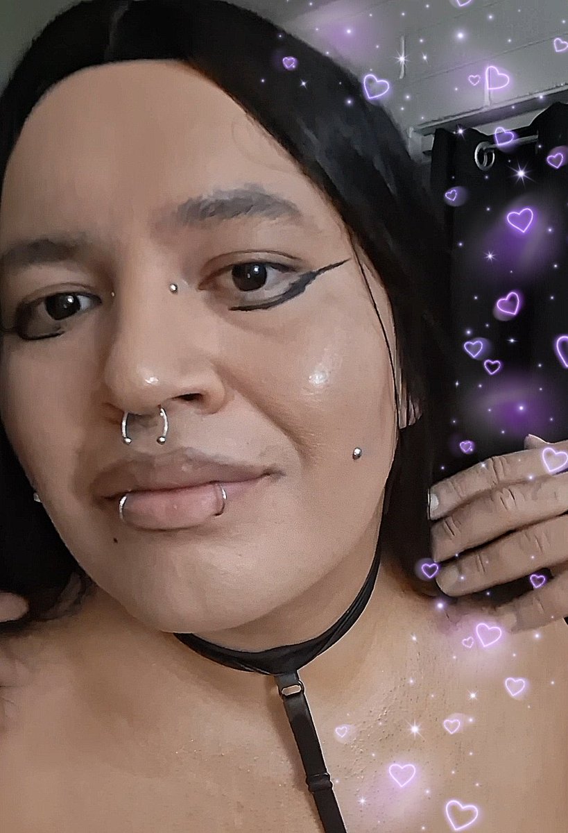 JayveeLevayTS's tweet photo. I can't do my eye liner because I'm blind 😭😭😭😭 #transwomen #ladyboys #femboys #femme #lgbtqcommunity https://t.co/JxFs4tm8vc