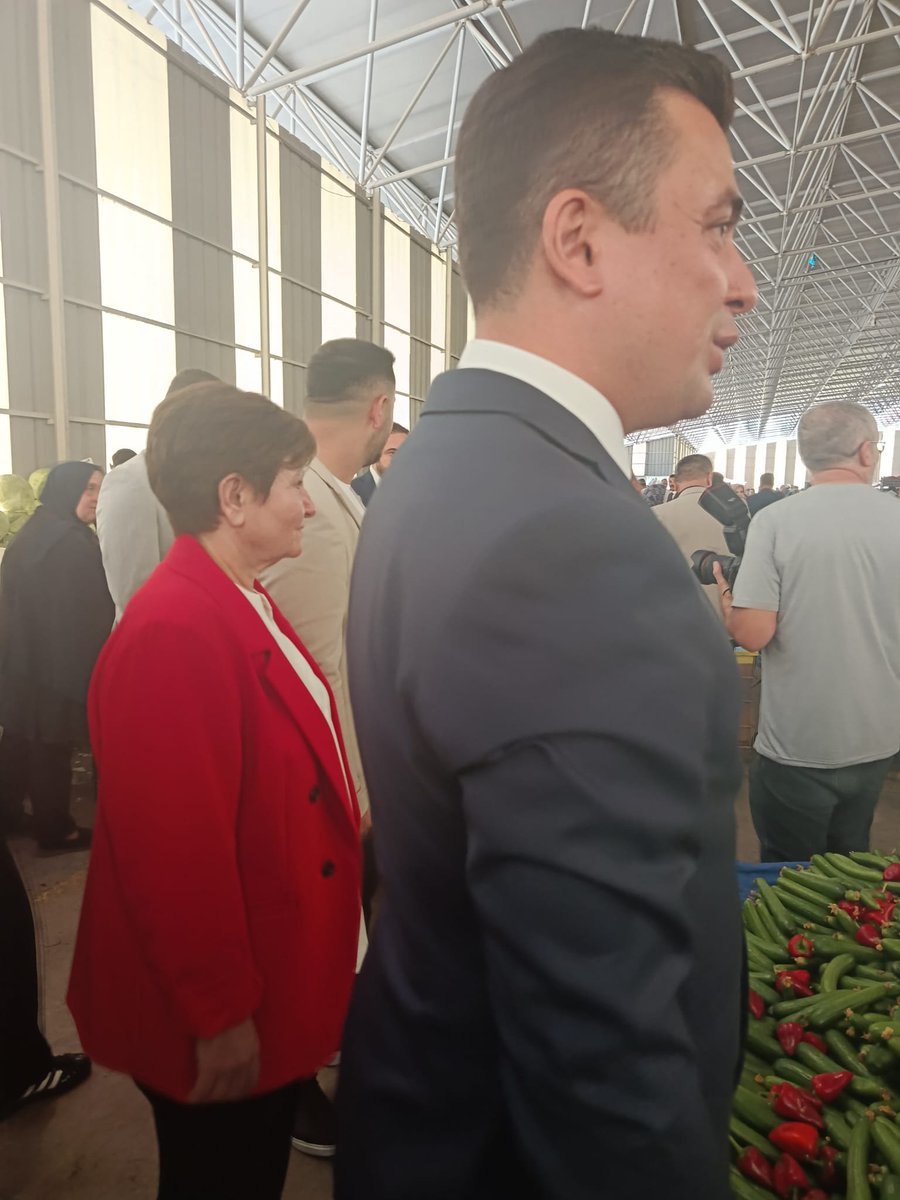 akkadinopazari's tweet photo. Türkiye Yüzyılı Buluşmaları kapsamında MKYK Üyemiz Ankara Milletvekilimiz Sayın Osman Gökçek ile Emek Mahallesi'nde pazar esnafımızı ziyaret ettik

Şehrimizin sorunları hakkında görüşlerini dinledik ve çözüm odaklı sohbetler gerçekleştirdik

#TürkiyeYüzyılıBuluşmaları https://t.co/IZOhaNTuuy