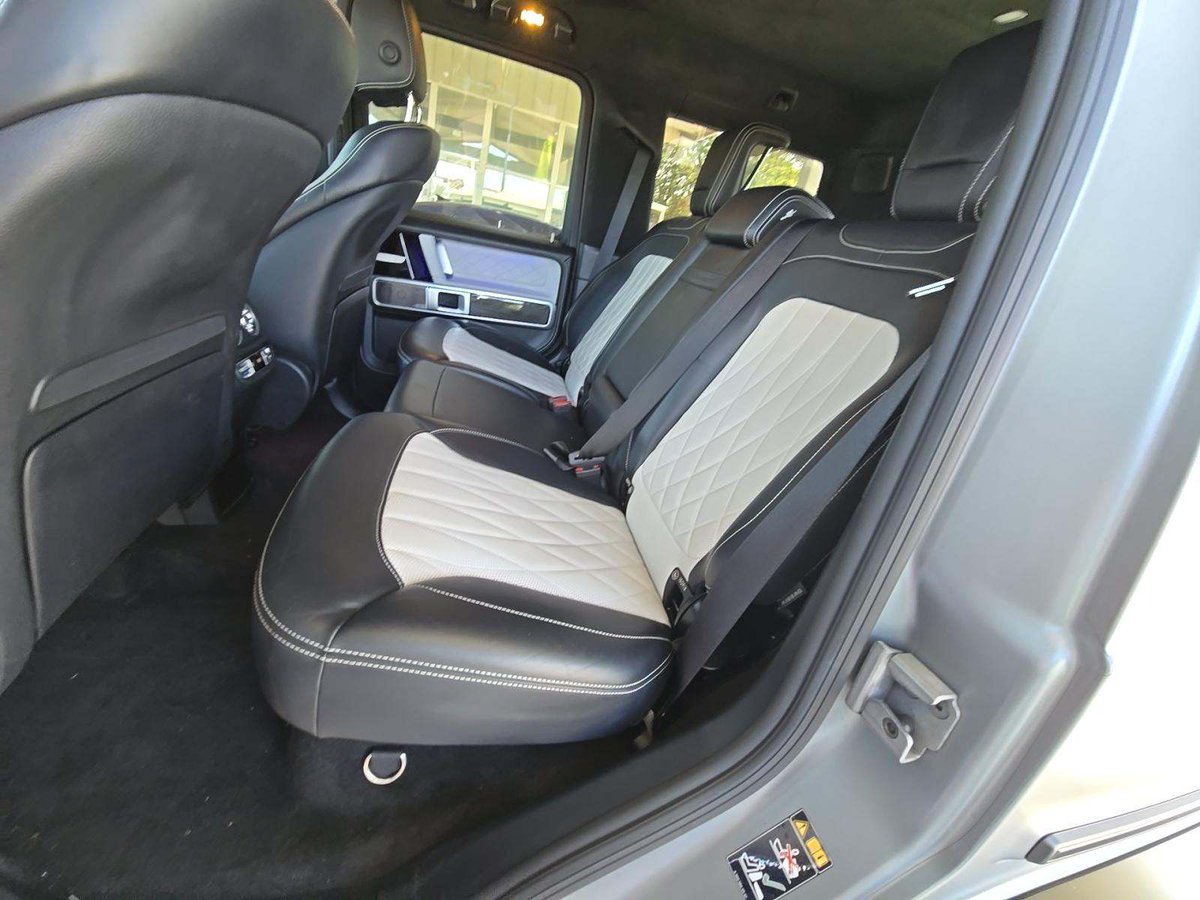Kinglamarr___'s tweet photo. 2021 Mercedes Benz G 63 4MATIC
From the US straight to your doorstep in Nigeria 🫵🏽🇳🇬

🏷️: ₦225 Million ($159K) ONLY
(All in: Buying + Shipping + Clearing + detailing + Delivery)
ETA: 6-8weeks

Contact for details 📥 https://t.co/GI37kSXmyN