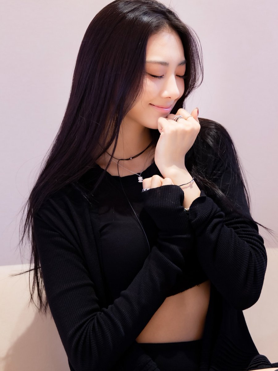 meovv_miyao's tweet photo. https://t.co/ZHF8yKTww5