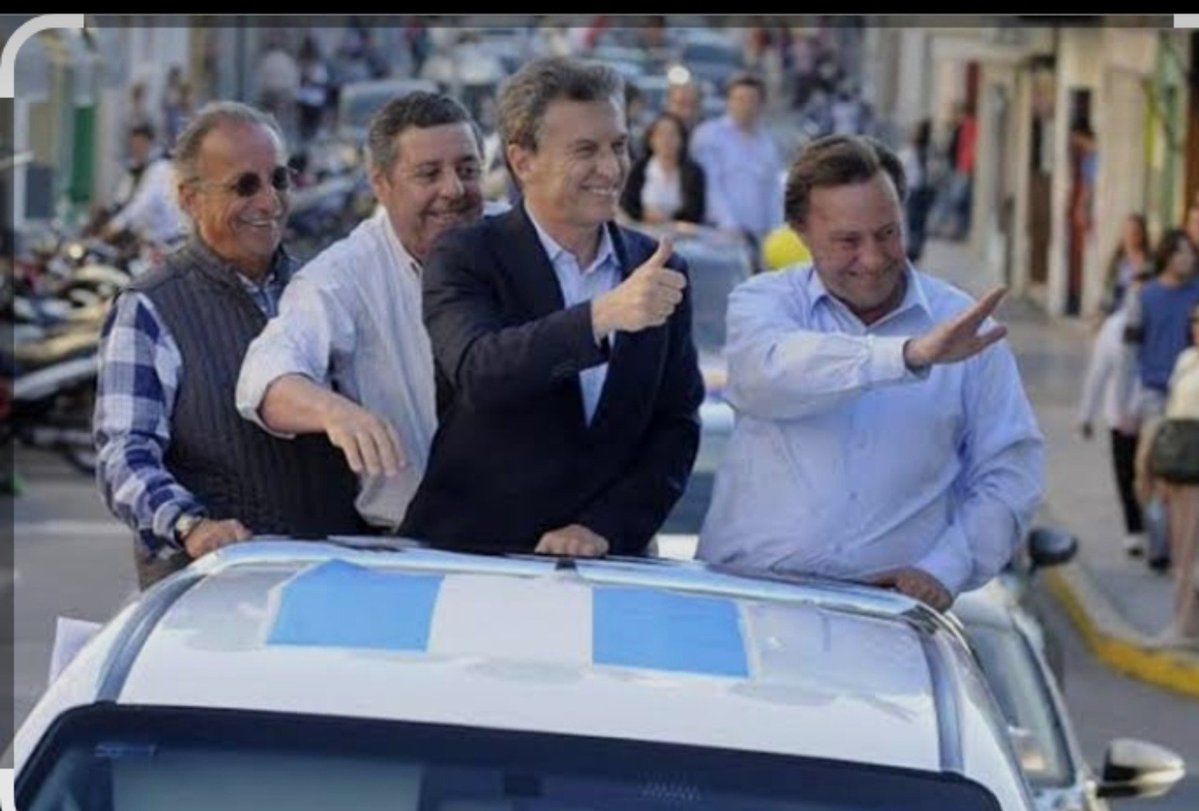 felirro's tweet photo. Ustedes eran muy chicos, pero Macri hacía campaña con un narco de Entre Ríos .
Todo tendrá que ver con todo??????? https://t.co/pm1erxCQms