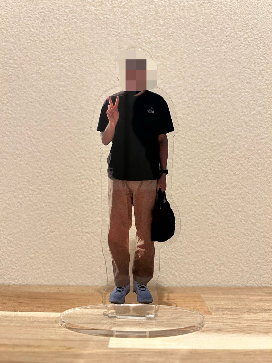 t_ginjiro's tweet photo. なんか勝手にアクスタ作られたんだけど https://t.co/cSP7oNxXkj
