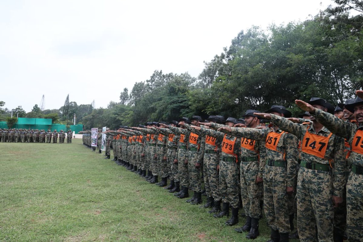 TheSentinelsBSF's tweet photo. As part of Swachhata Hi Seva 2026, a cleanliness pledge was administered at STC BSF Bangalore by Sh.Dinesh Kumar Yadav,IPS,IG, STC BSF Bangalore.Officers,SOs, Other Ranks &amp; trainees

Ahmedabad
Marco
#RPETAbhiyaan
#Mayawati
#ElectionCommission
Exercise Yudh Abhyas 2026 https://t.co/1QHsnRBiRo