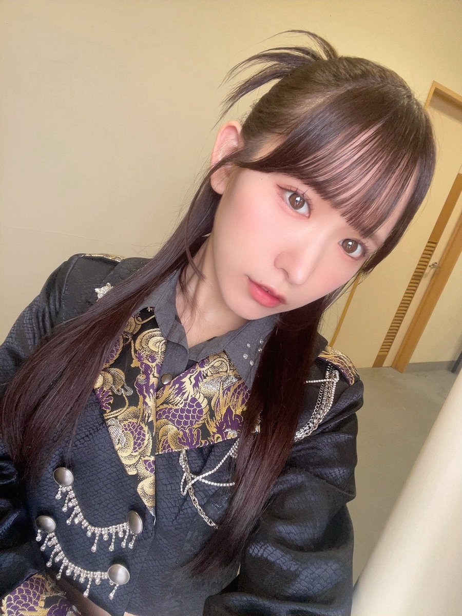 RAIKA_INWS's tweet photo. 初めてした髪型なんだけど、似合う？ https://t.co/gsej0AeR6D