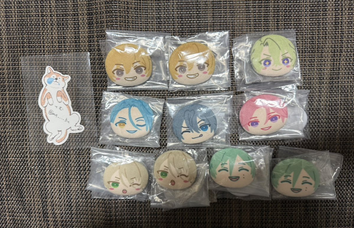 ma____bu's tweet photo. 【譲渡】あんスタ おまんじゅう 前髪クリップ  

【譲】🌟日和 🌟薫2 藍良2 〇巽2 HiMERU こはく 🌟ニキ 

【求】定価＋送料

🌟は○含めて含めてのみ。
京橋天王寺手渡しor郵送。 https://t.co/l9bZqiSL5n