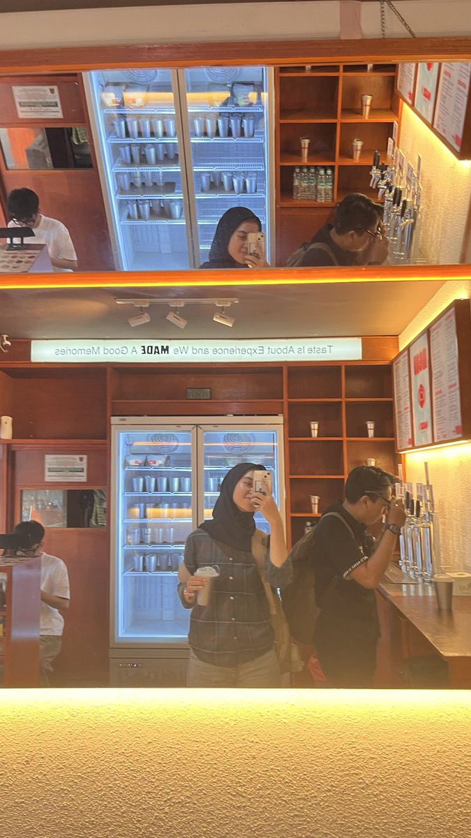 dsxlu00's tweet photo. after kerja dgn muka udh berminyak, dan tas seberat ekspektasi orang tua itu https://t.co/y8XVWIaOZr