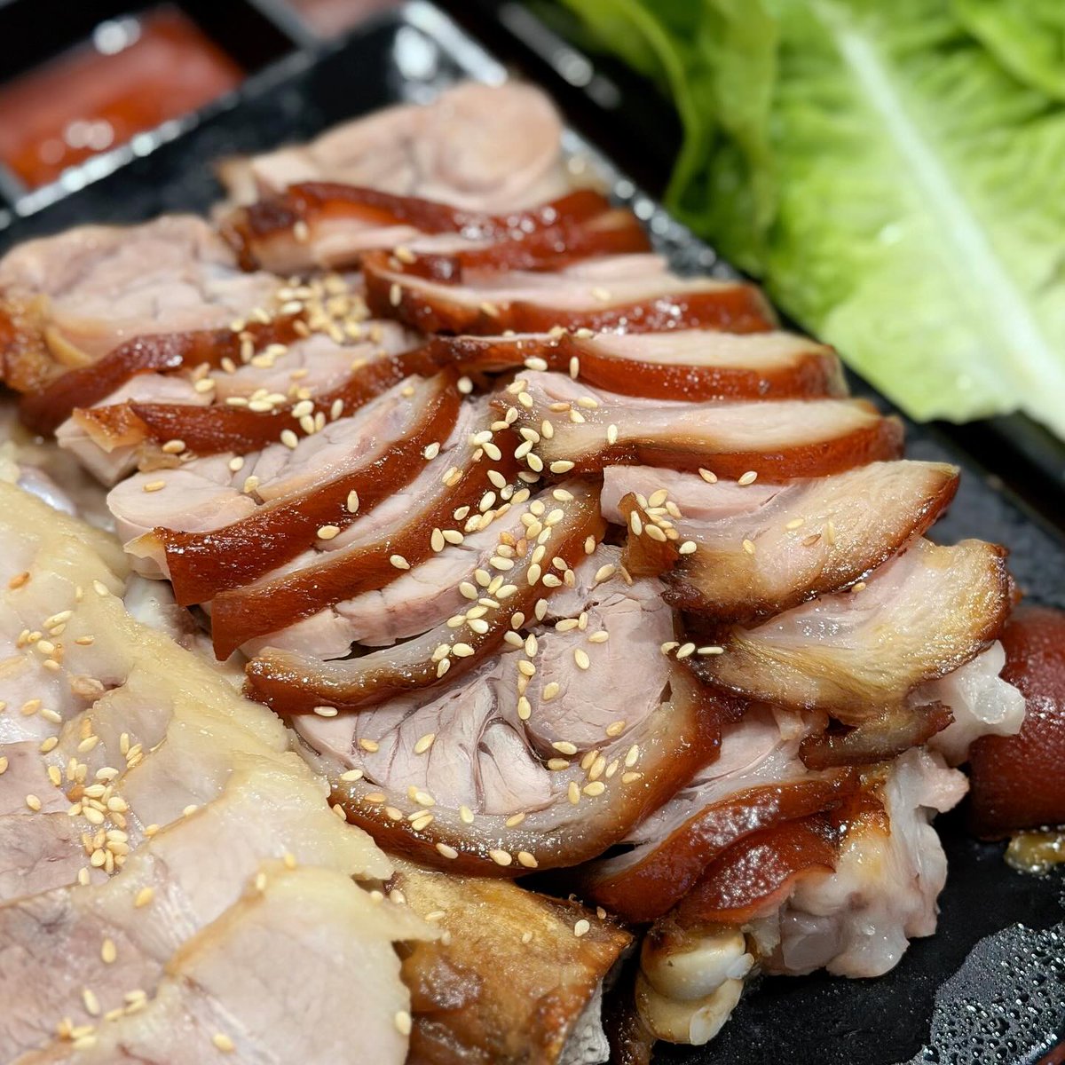 LynetteBoli5's tweet photo. New platter menu at Janchi, Craig Road, Tanjong Pagar! Combo Set B ($130) serves 3 comfortably and includes boiled pork, braised pig’s trotters, a stew, a pancake, and two yuzu ades. Highlights: tender meats, flavourful aged kimchi stew, crispy https://t.co/wSPPG5z90a