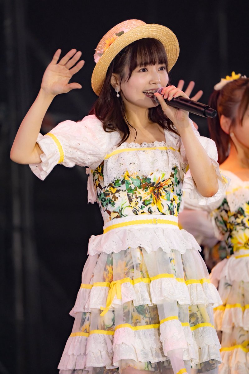 maichan_F_0921's tweet photo. #にっこにこ2期14周年 💐
本日9月23日でお披露目から14年が経ちました✨

ホークスタウンのHKT48劇場のステージに、サプライズで立たせていただいた日🪄

切磋琢磨できる大切な同期たち、初めての後輩の私たちを優しく受け入れてくれた先輩方、可愛くて頼りになる後輩のみんなに #HKT48 で出会えて、とっても幸せです🌿

卒業して新たなそれぞれの道で頑張っているみんなからも、今も変わらず刺激をもらっています🌸

日頃より応援してくださる皆さま、本当にありがとうございます。

まさかアイドル14周年、そして15年目を迎える日がくるなんて想像もしていませんでした！
(おそらくファンの皆さんもかな☺️笑)

HKT48は今秋 #HKT15周年 を迎えます🍰
(個人的には、今年は12周年ぶりに参加させていただける周年です🐭)
私なりに盛り上げていけるよう精一杯頑張ります✌️

アイドル15年目、芸能生活15年目も、
どうぞよろしくお願いいたします🌻

そして、優花ちゃん！
いつもありがとうんしゅうみかん🍊🫑

大好きだよ〜！！🍈🌸