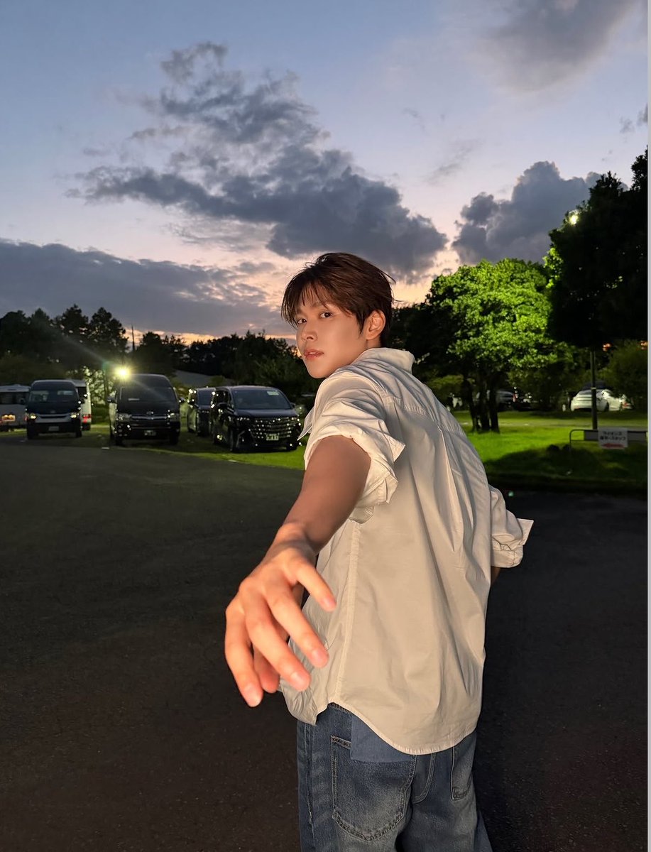 bemynextone3's tweet photo. https://t.co/qArT2dwtz5