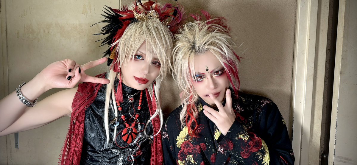 kouki_d_out's tweet photo. みっちゃんー！

びじゅある祭りよろしくー！

東名阪ツアーツーマンで行こうー、南米ツアー行こうー、ステージ一緒にあがろうー！

そして、カッコよかったぜー！！ https://t.co/ruNGRYgcQi