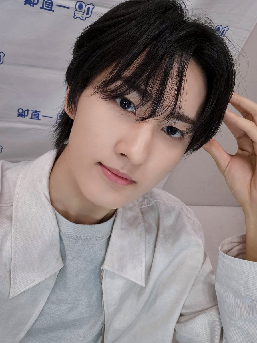 O6S29's tweet photo. 260923 플러스챗 #주환

디엑스 추석 연휴 잘 보내고 맛난 거 많이 먹고 만나요~~ https://t.co/QLw0tVcCCc