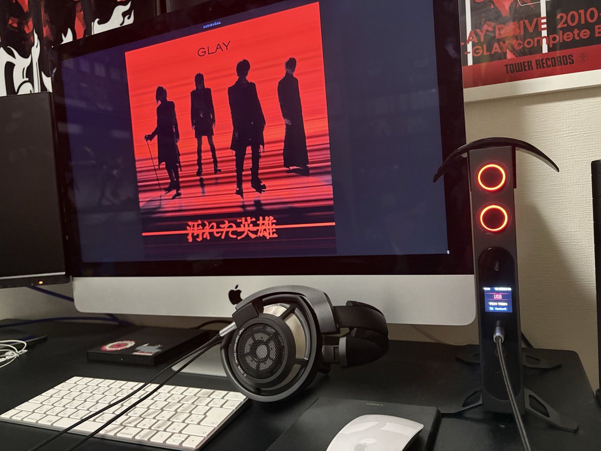 maa_pazu's tweet photo. ミュージックプレーヤーAudirvāna＋アンプはFiiO K19＋ゼンハイザーのヘッドホンHD800Sで聴く汚れた英雄は凄い迫力👍 https://t.co/9t8uxL2qe2