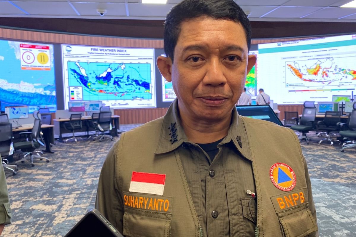 LambeSahamjja's tweet photo. kepala bnpb lapor prabowo kehidupan warga normal :
- meski asap karhutla tebal
- lalu lintas toko sama rumah makan biasa aja
- yang keganggu cuma penerbangan keluar masuk https://t.co/dq0SWMaBuz