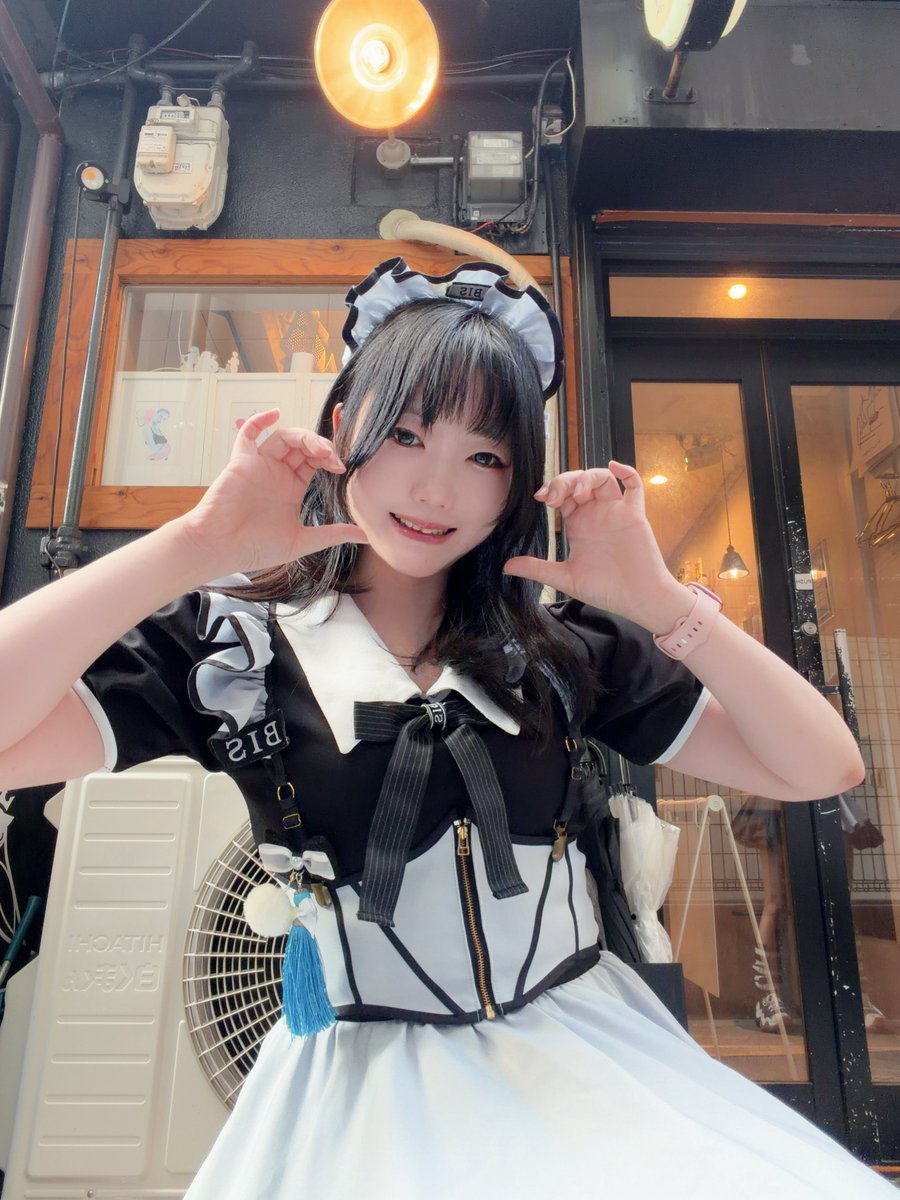 chiarincle's tweet photo. BISさんゲスト出勤でした> ·̫ <
凄くワイワイした時間をありがとうございましたーーっっ！！
憧れの制服…とっても嬉しかった♡ https://t.co/UCAxEc3Cm5
