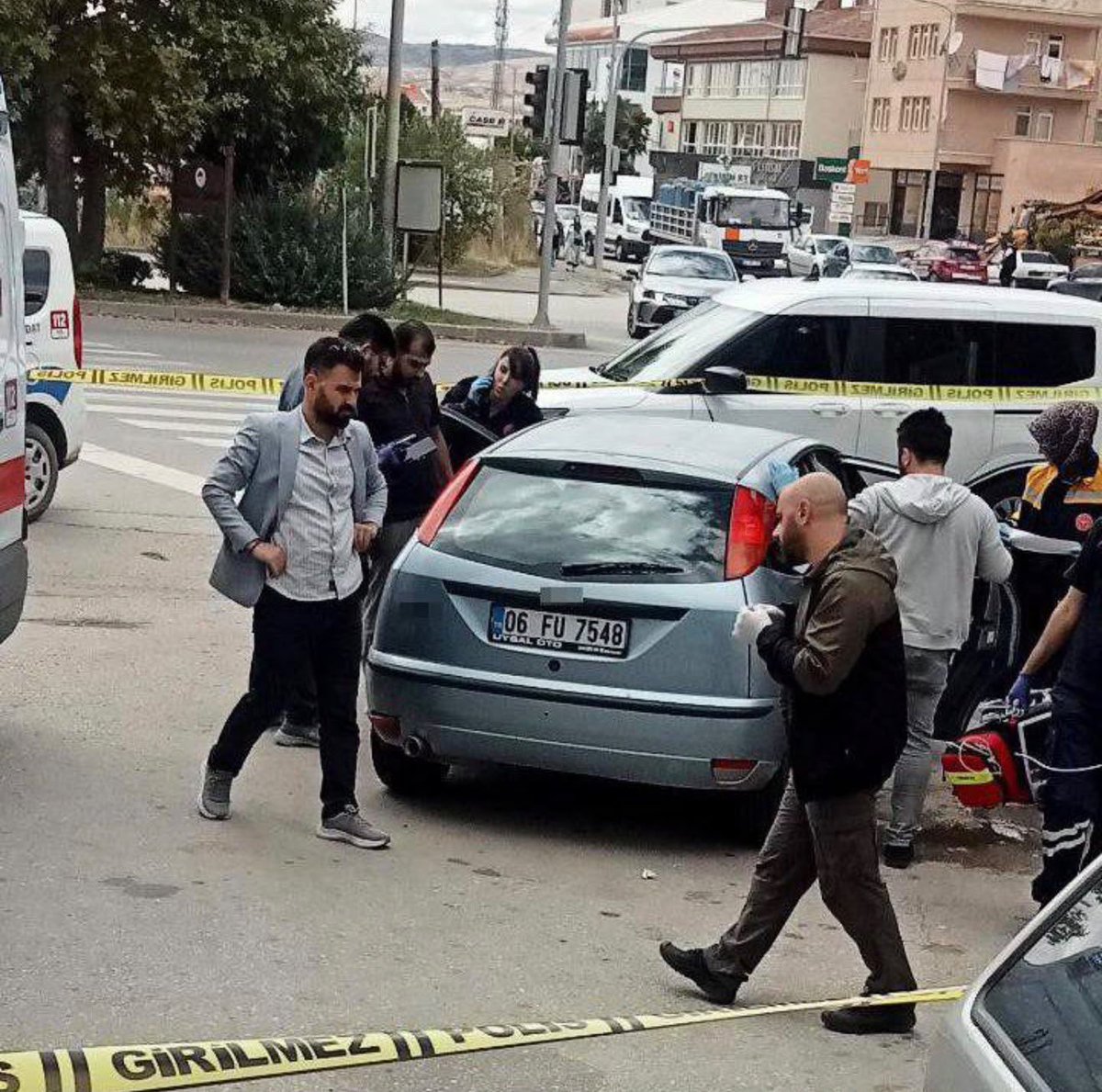 ankarasosyaltr's tweet photo. #SONDAKİKA | Ankara'da 2 kişi, park halindeki bir otomobilde *lü bulundu. https://t.co/xpaxhWSwDH