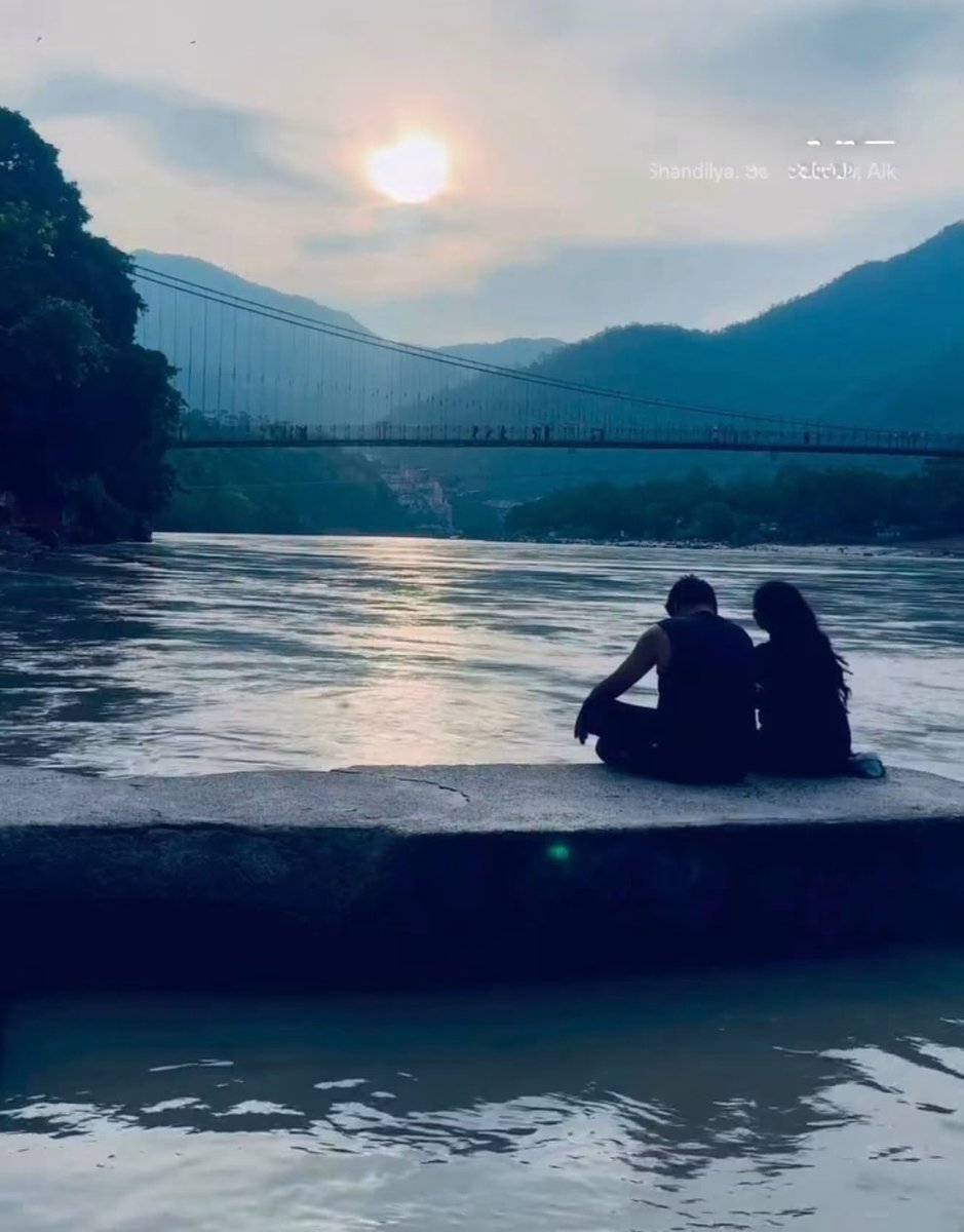 jaijinendra174's tweet photo. बस ऐसी किसी जगह पर बैठ कर 
बहुत सारी बातें करनी हैं तुम से ☺️ https://t.co/3o23z1wgdv