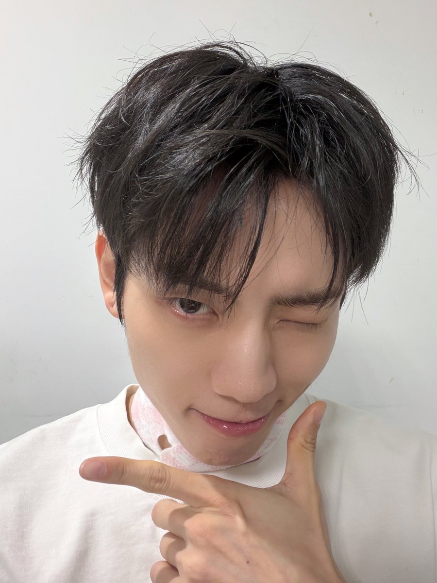 jjang_ddong_ggo's tweet photo. ——— ♾ #무한대집회V in Tokyo ♾️ ———

마지막이라고 하니까
가슴 한켠이 뭉클해지네요 ..!
너무 행복한 만큼 더 오래 많이 보고 싶다는 마음
욕심이 더 커져 가는것 같습니다.
더 열심히 달려서
다시 만나는 그날까지 성장해 있겠습니다 !
고맙고 사랑해요❤️

#20260923_동우
#장동우 #JANGDONGWOO https://t.co/6QClwjcUtx