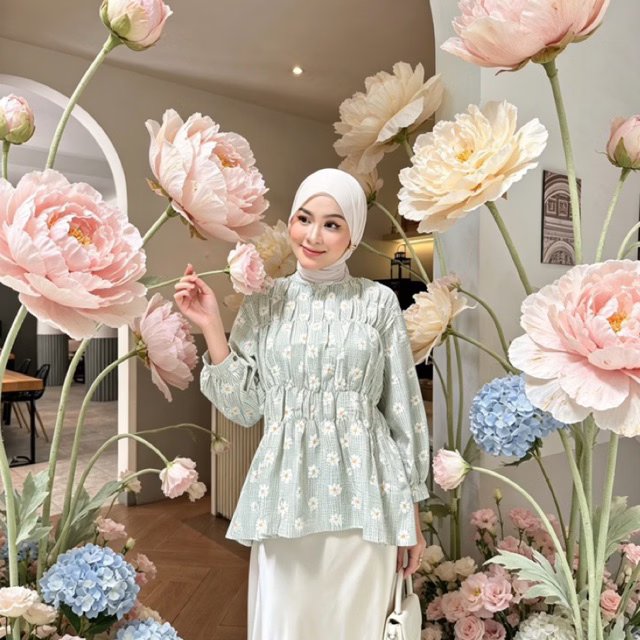 Maudynakkfe's tweet photo. Cakep banget plisss bingung 😭
Mau pink mau sage 
Semuanya cakep cakep 
Akhirnya kalap 😭😅
Outfit kayak gini emang nyaman pol sih 🫶 https://t.co/uixSomOdz6