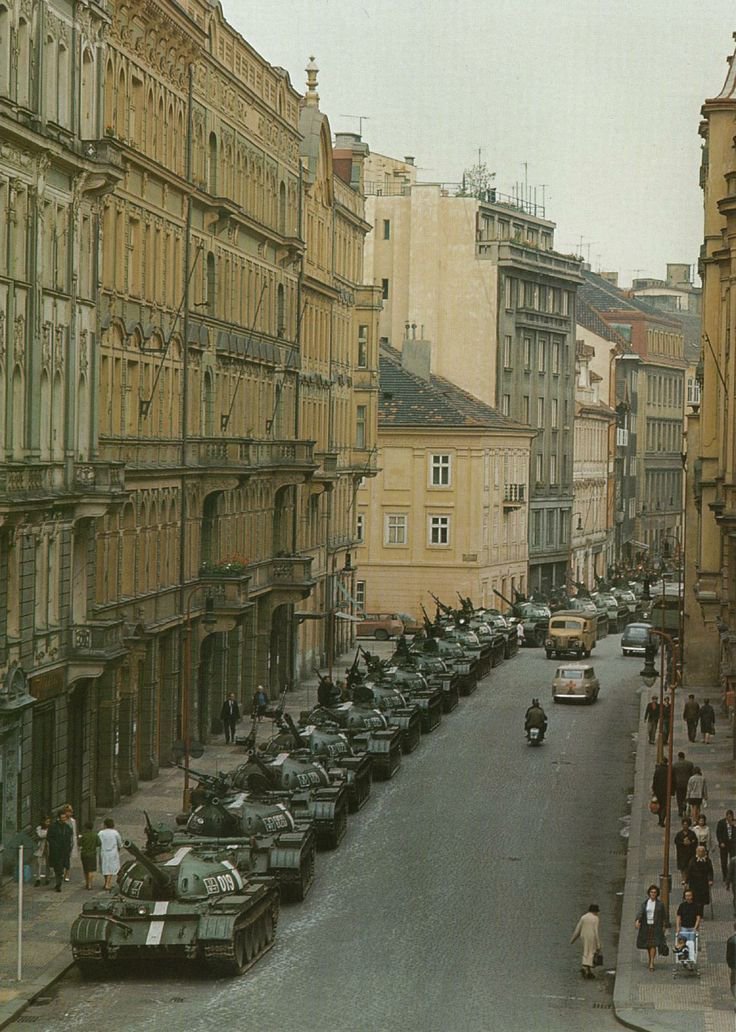 eastblocvisuals's tweet photo. Soviet tanks line the streets of Prague during the Warsaw Pact invasion of Czechoslovakia, 1968. https://t.co/wwDSFWihZ0
