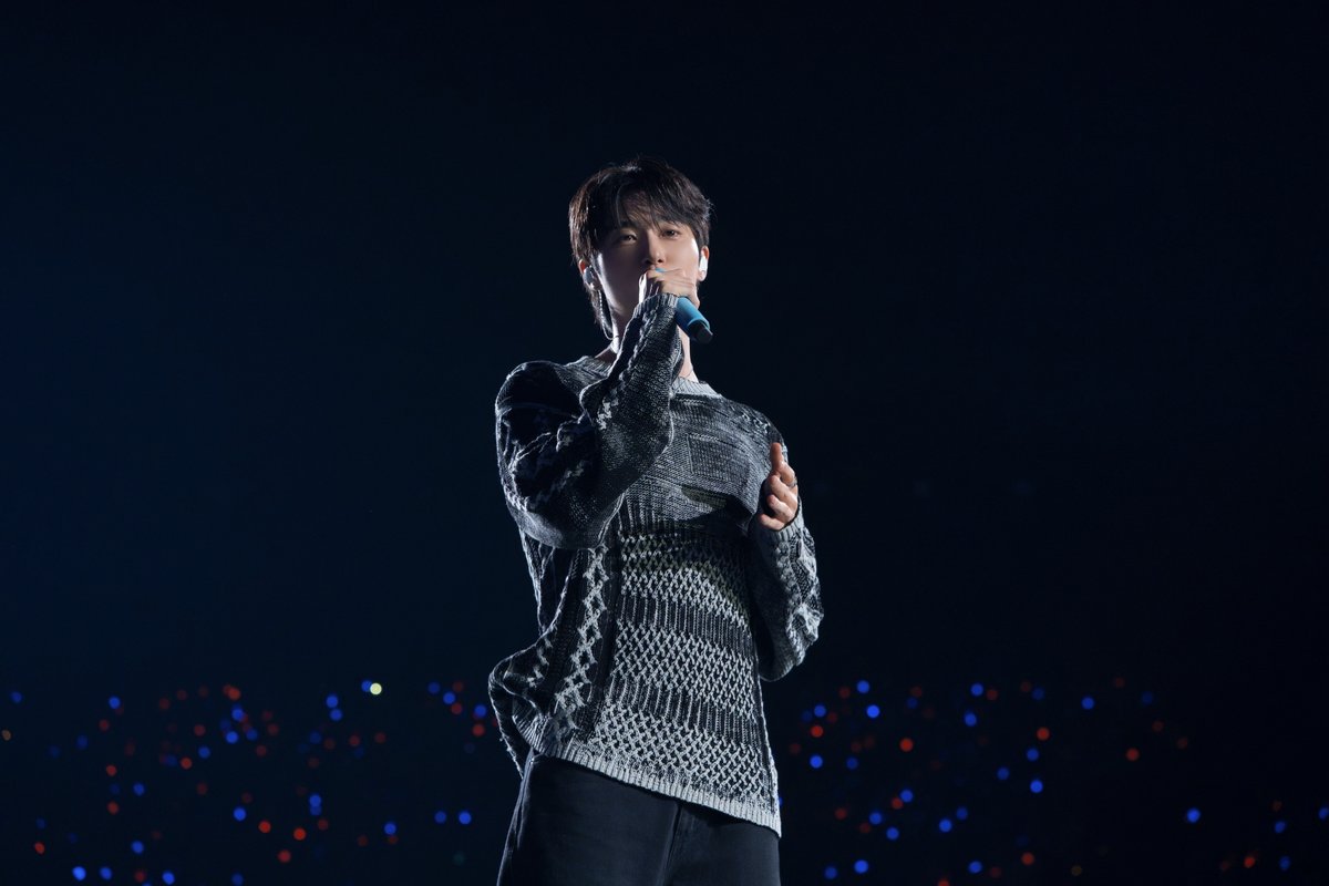 oricon's tweet photo. ビョン・ウソク、約2年ぶりの来日ファンミ✨️
「幸せな記憶ができました」「愛してる！」

歌唱から手料理披露、「滅！」まで…
ファンと近くで過ごした時間💕

🔻イベントレポート＆独占カット
https://t.co/4oDiOOTemg

@WooSeok__JP https://t.co/xowHGxiJFR