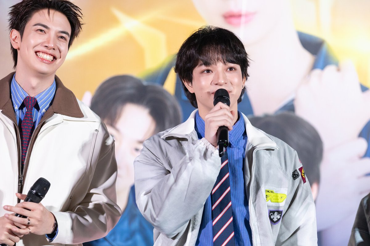 starclustersth's tweet photo. สาดไปสมาชิก! “แม็กกี้-บาส” นำทีมขี้ซุยบราเธอร์ส
ปิดโรงเสิร์ฟความฟิน ส่งท้ายซีรีส์กระแสแรง WeTV Original “ซอโซ่ล่ามธีร์ Be My Player Two” พร้อมเซอร์ไพรส์ใหญ่ประกาศจัดงานแฟนมีตติ้ง 8 พฤศจิกายนนี้!

#ซอโซ่ล่ามธีร์FinalEP #ซอโซ่ล่ามธีร์ #BeMyPlayerTwo
#WeTVth #WeTVOriginal #studiowabisabi 

อ่านข่าวและดูรูปเพิ่มเติม >>https://t.co/lNI6ZX62ou