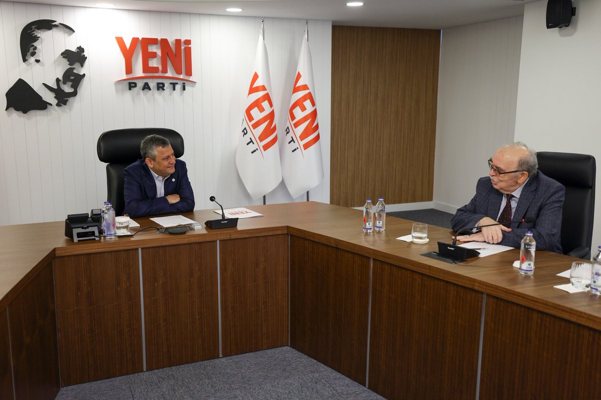 YeniPartiFoto's tweet photo. YENİ Parti Genel Başkanı Özgür Özel, YENİ Parti Genel Merkezi’nde Kafkas Dernekleri Federasyonu heyetini kabul etti. https://t.co/FJLJ0yXqdw