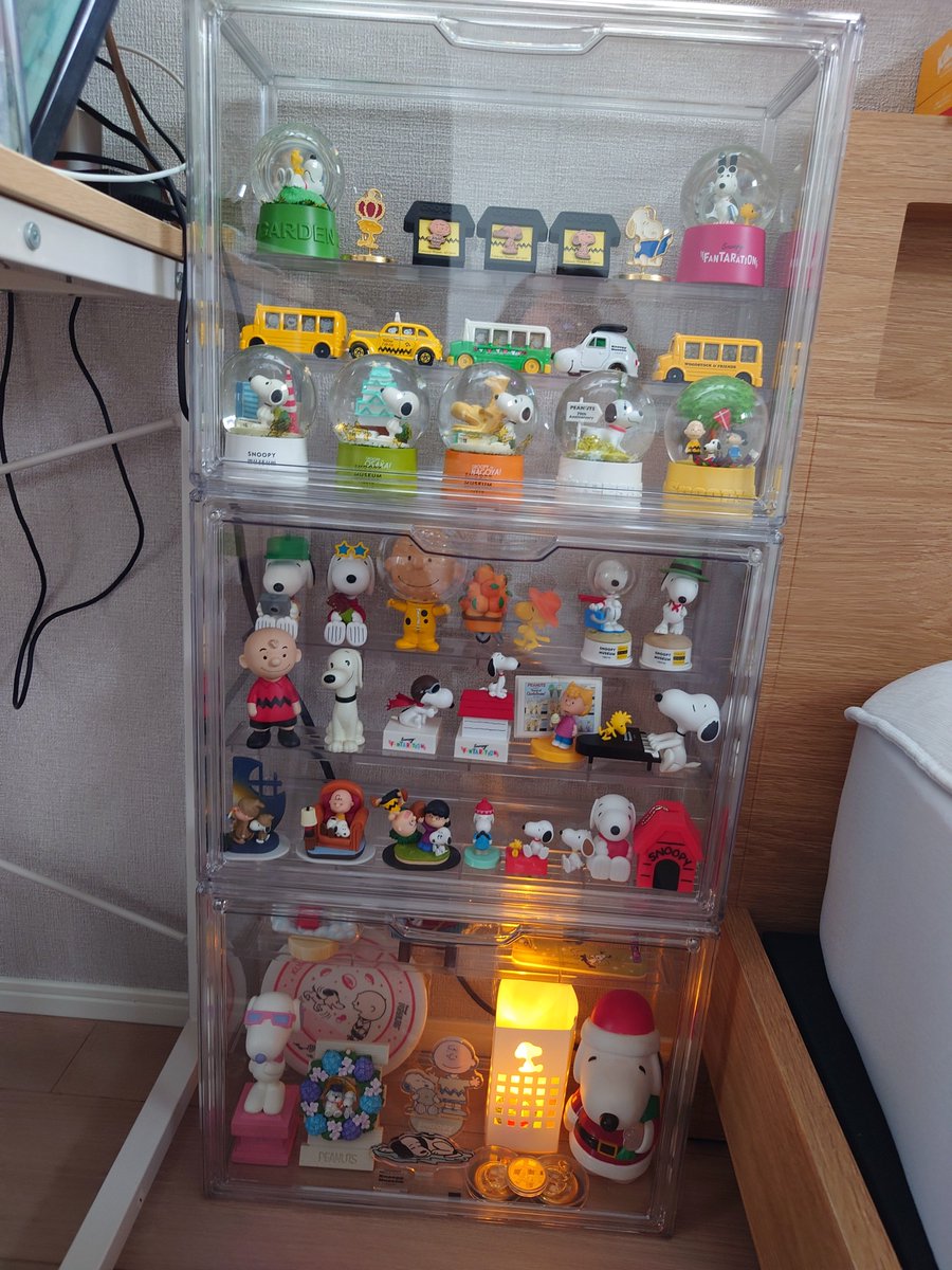 agfdhmm's tweet photo. 今日1日かけて、やっとダンボールハウスから解放されたー🤟いろんなグッズのダンボール開けるの大変すぎた…笑
疲れすぎて写真の撮り方雑やけど🤣 https://t.co/VaK0rM1UGt