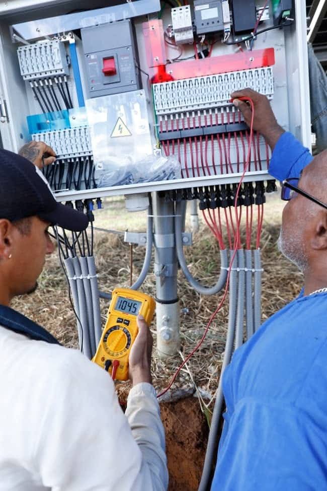 RicardoArtemisa's tweet photo. Tras meses de intenso trabajo ya se encuentra en su fase final el Parque Fotovoltaico Tabaco Rubio, ubicado en Candelaria, con una potencia de 5 megawatt de aporte al Sistema Eléctrico 
Es la voluntad del país de apostar por las energías renovables y la soberanía energética. https://t.co/HqLO0ISpHh