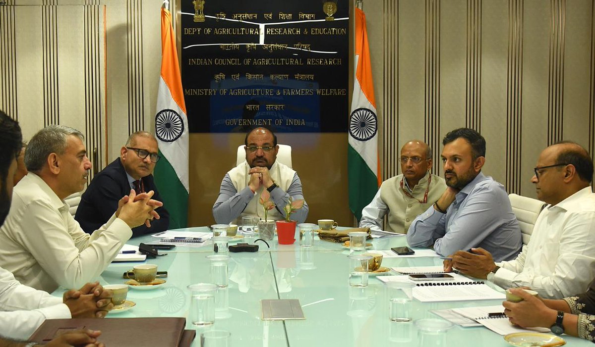 icarindia's tweet photo. ICAR signs MoA with RECPDCL to solarise 76 institutes across 24 States/UTs with 11.1 MW rooftop solar capacity, generating 1.73 crore units of clean energy annually. #ICAR @ChouhanShivraj @mpbhagirathbjp @RNK_Thakur @mygovindia @PIB_India @AgriGoI https://t.co/1slO7c4Moc